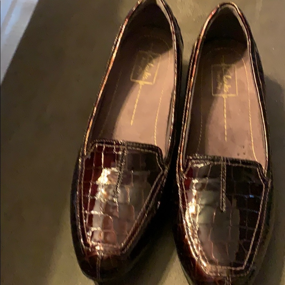 CLARKS EVERYDAY NEW LEATHER SHOES